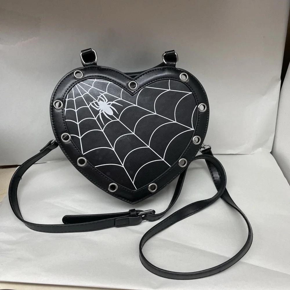 Gothic Style Heart Shaped Spiderweb Purse Black 12